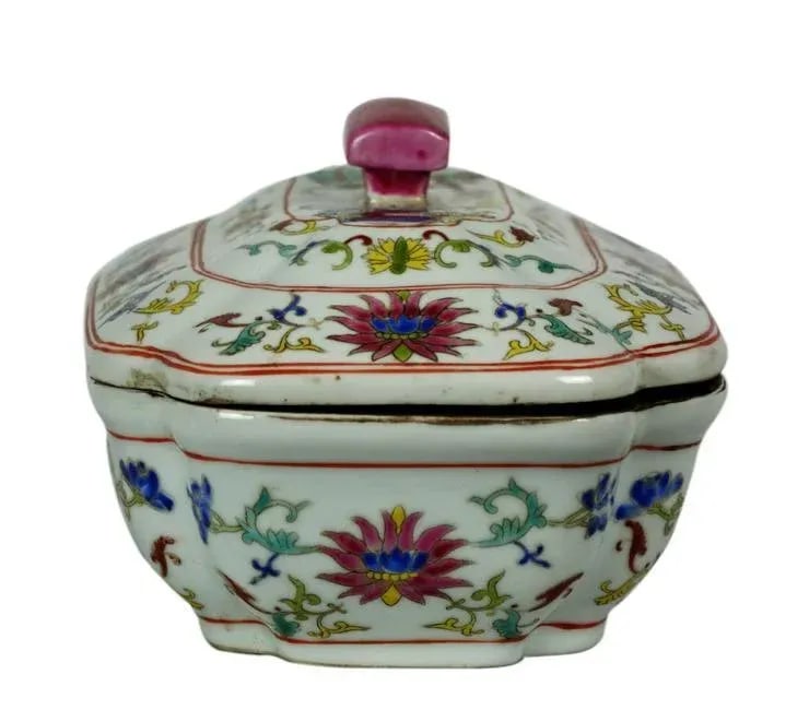 Antique Famille Rose Chinese Porcelain Soup Tureen - 2