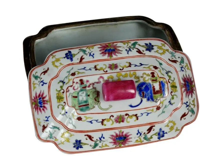 Antique Famille Rose Chinese Porcelain Soup Tureen - 3