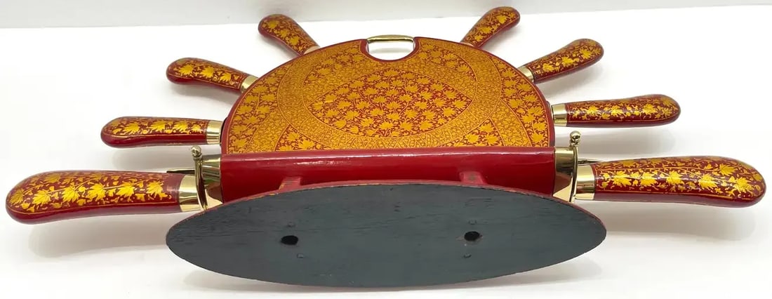 Mid 20th Century Anglo-Indian Red and Gilt Lacquer and Brass Carving Set - 10