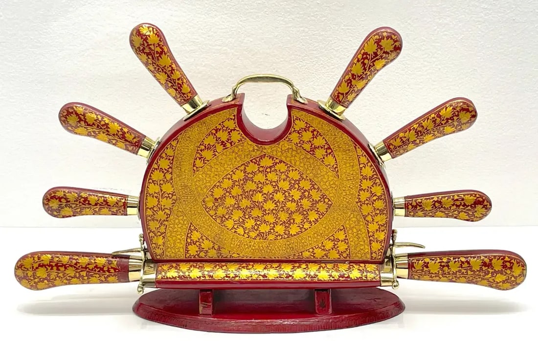 Mid 20th Century Anglo-Indian Red and Gilt Lacquer and Brass Carving Set - 7