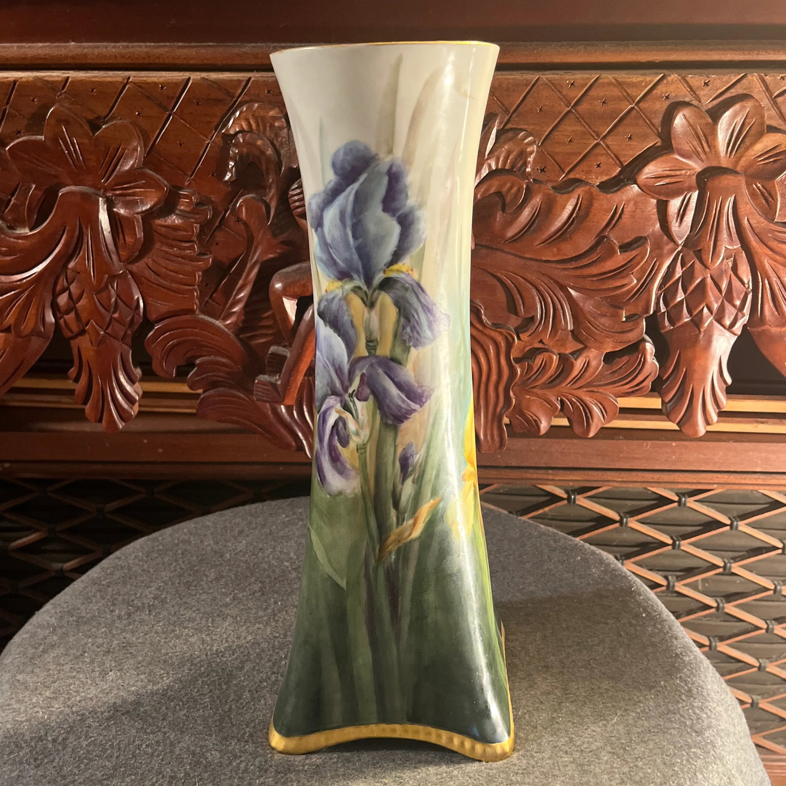Early 20th Century Hand Painted German Bavaria Vase With Artist Signature - 3