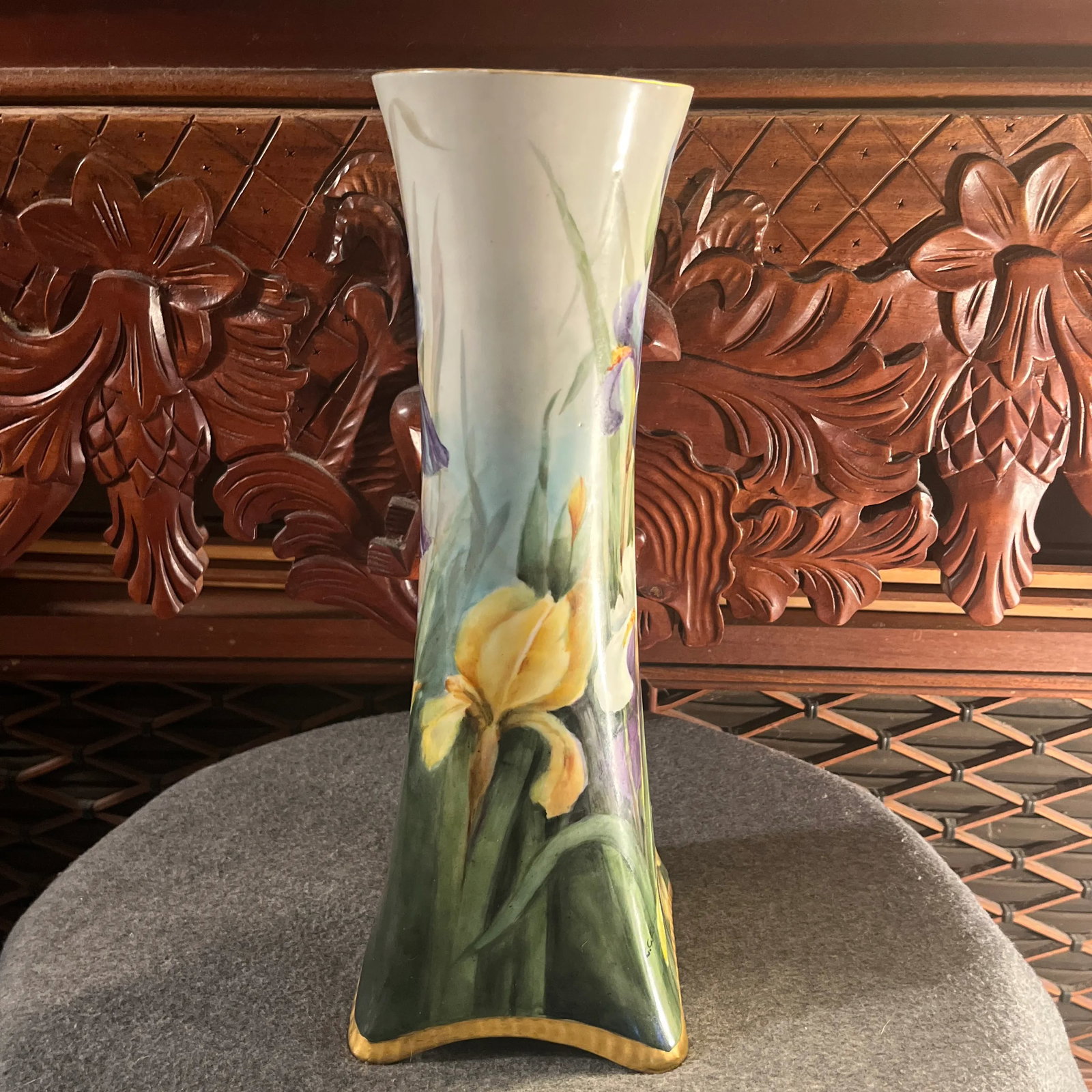Early 20th Century Hand Painted German Bavaria Vase With Artist Signature - 4