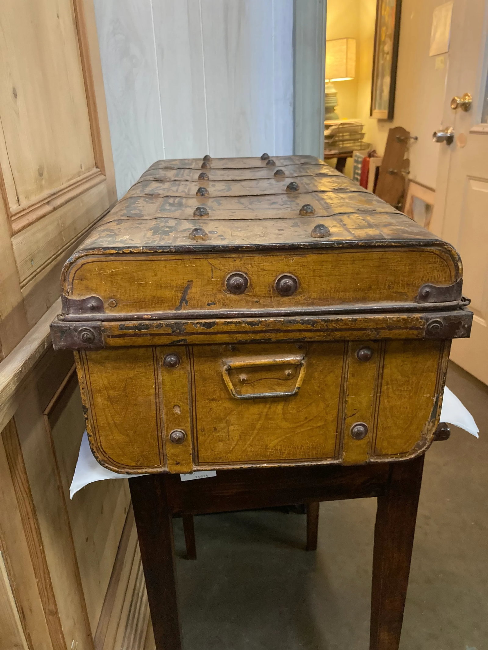 Early 20th Century Goldenrod Metal Luggage From India - 7