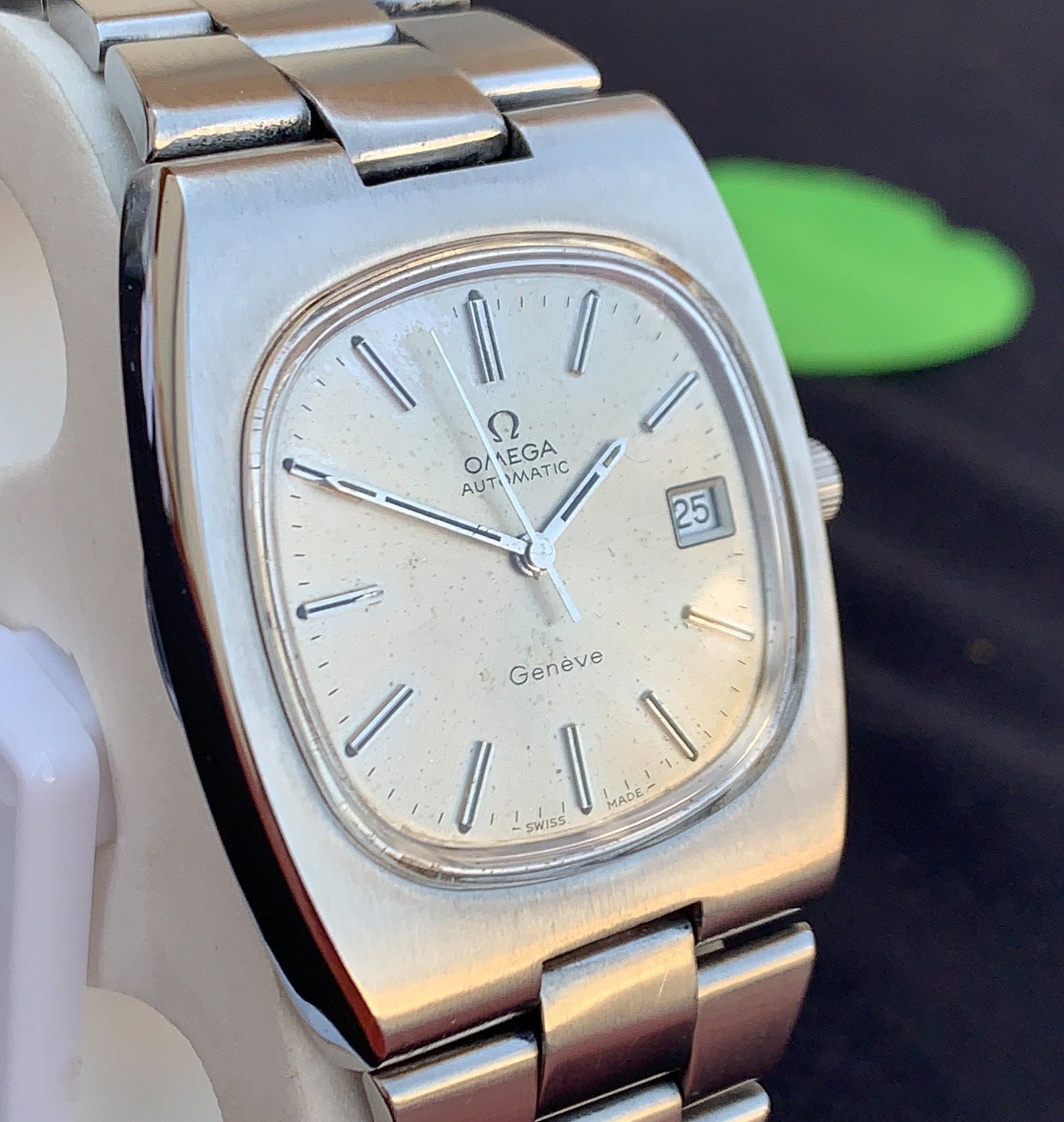 Vintage Omega Geneve, Automatic English made Dennison Stainless case: Item details Highlights Vintage from the 1960s Band material: Stainless steel Materials: Stainless steel Power: Mechanical Readout: Analog Can be personalized Vintage Omega Geneve, Automatic