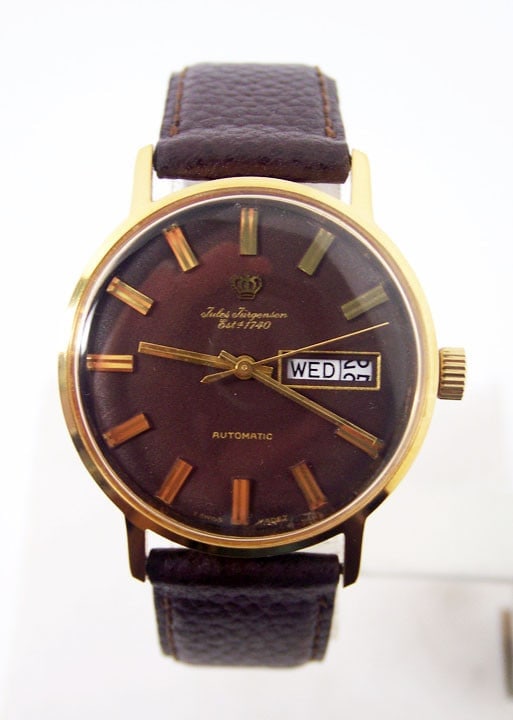 Vintage Gold Plated JULES JURGENSEN Mens Automaic DAY DATE Watch 1970s* SERVICED: Vintage Gold Plated JULES JURGENSEN Mens Automaic DAY DATE Watch 1970s Cal. T10151E in Excellent Condition* SERVICED This mens JULES JURGENSEN watch is Swiss made. Great present for vintage collectors