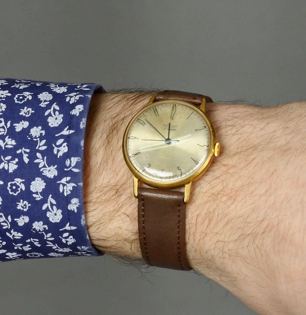 Poljot Vintage Men Wrist Watch / Rare Golden White Vintage Men Wrist Watch: Title: Poljot Vintage Men Wrist Watch / Rare Golden White Vintage Men Wrist Watch Description: Materials Band material: Leather Gold, Stainless steel Poljot deluxe vintage men wrist watch russian anti