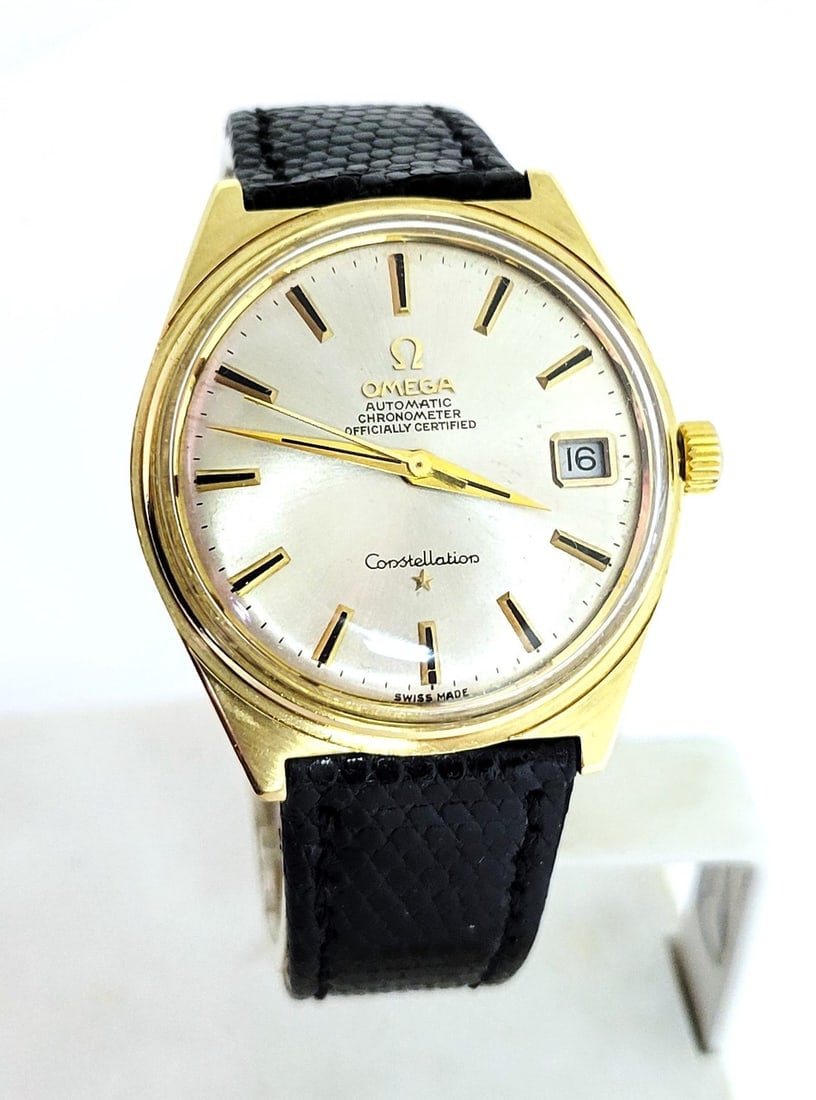 Vintage Solid 18k Gold OMEGA CONSTELLATION Automatic Watch Cal 564* 168015 RARE: Vintage Solid 18k Gold OMEGA CONSTELLATION Automatic Watch Cal 564* 168015 RARE ?? This Mens Omega watch is Swiss made. Great present for yourself or someone you love as well as for vintage collectors