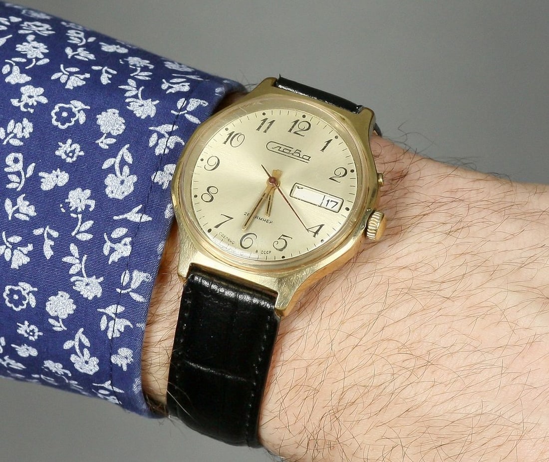 Slava Vintage Men Wrist Watch/ Vintage Russian Mechanical Watch Slava: Title: Slava Vintage Men Wrist Watch/ Vintage Russian Mechanical Watch Slava Description: Materials Band material: Leather Gold, Stainless steel Slava vintage men wrist watch russian antique unisex wh