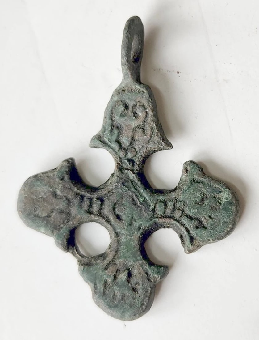 12th CENTURY RUSSIAN Pre-MONGOLIAN orthodox icon NECK CROSS rare: Wear, visible on the photos Size: 1 by 1 1/4 inches Reserve: $126.00 Shipping: Domestic: Flat-rate of $25.00 to anywhere within the contiguous U.S. International: Foreign shipping rates are determined