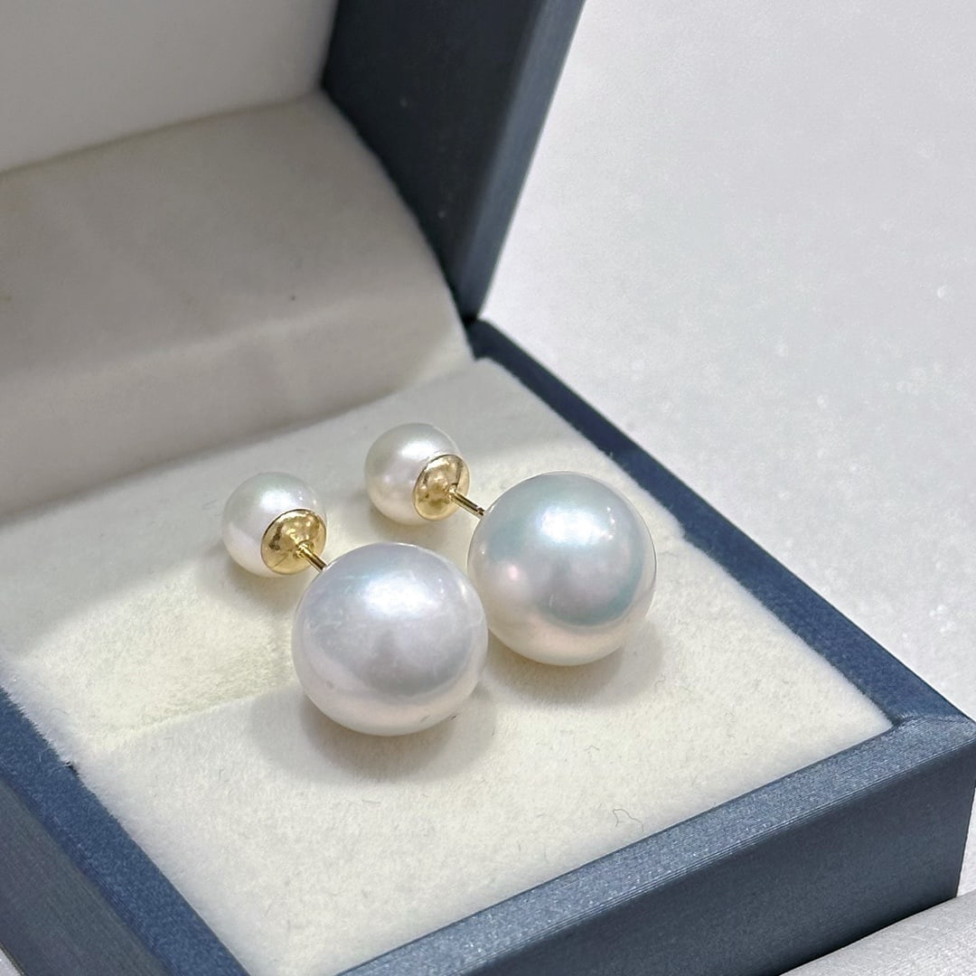 Sterling Silver Natural Pearl Earrings: These earrings are crafted from sterling silver, showcasing a perfect blend of rich gold and cool white. The large pearls, approximately 11-12mm in diameter, possess a flawless finish that allows each