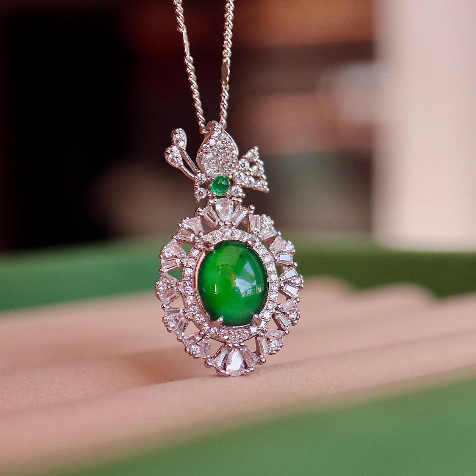 S925 Sterling Silver Natural Jade Pendant: This natural jadeite pendant is meticulously set in S925 sterling silver, showcasing a perfect blend of rich gold and cool white. The jadeite gemstone features a large-diameter oval shape, with a full