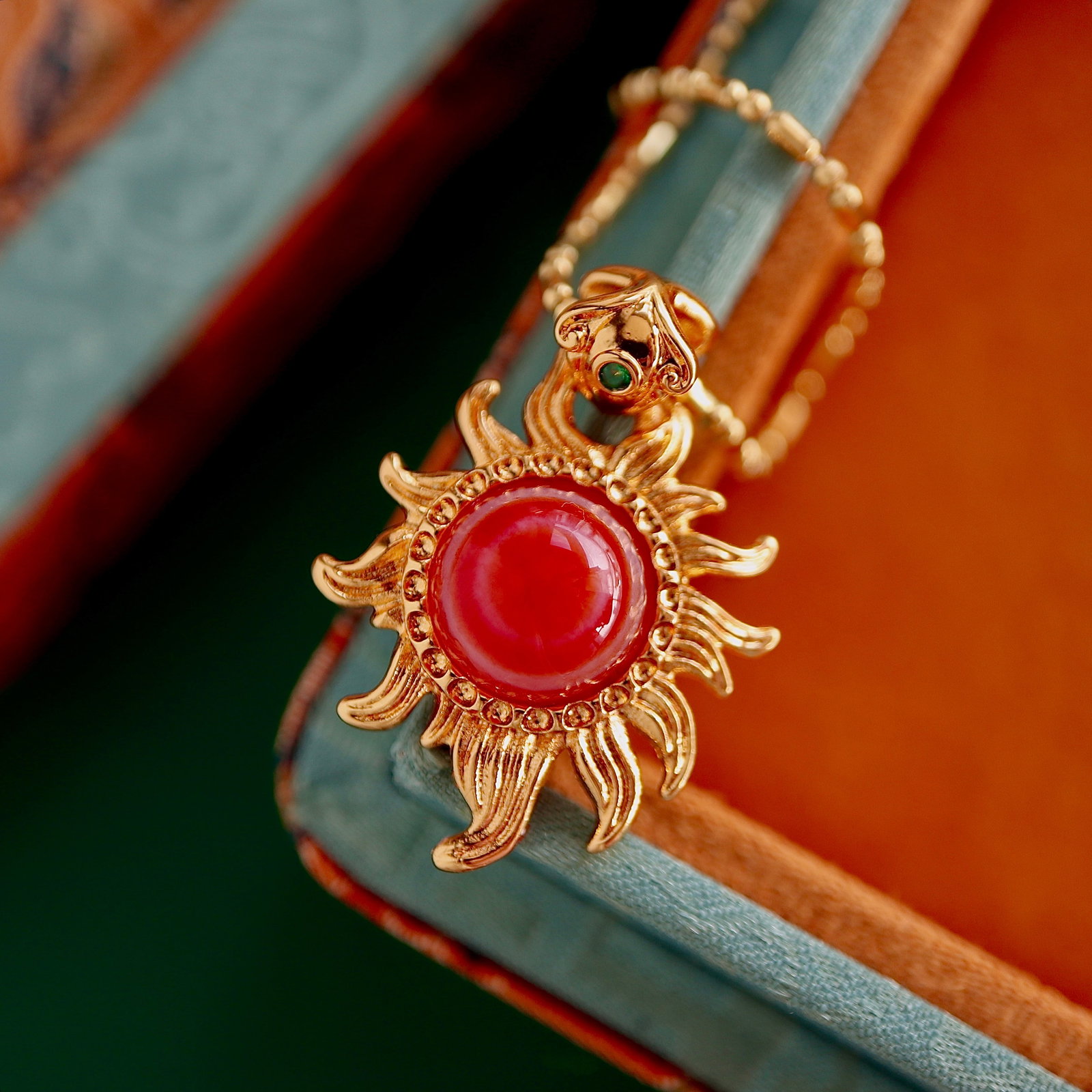 Natural Red Dzi Bead Necklace: This Tibetan Natural Red Dzi Bead Bracelet showcases unique Tibetan craftsmanship and a rich red hue, highlighting the natural gemstone's cool white luster. The large diameter bead design, with its ne
