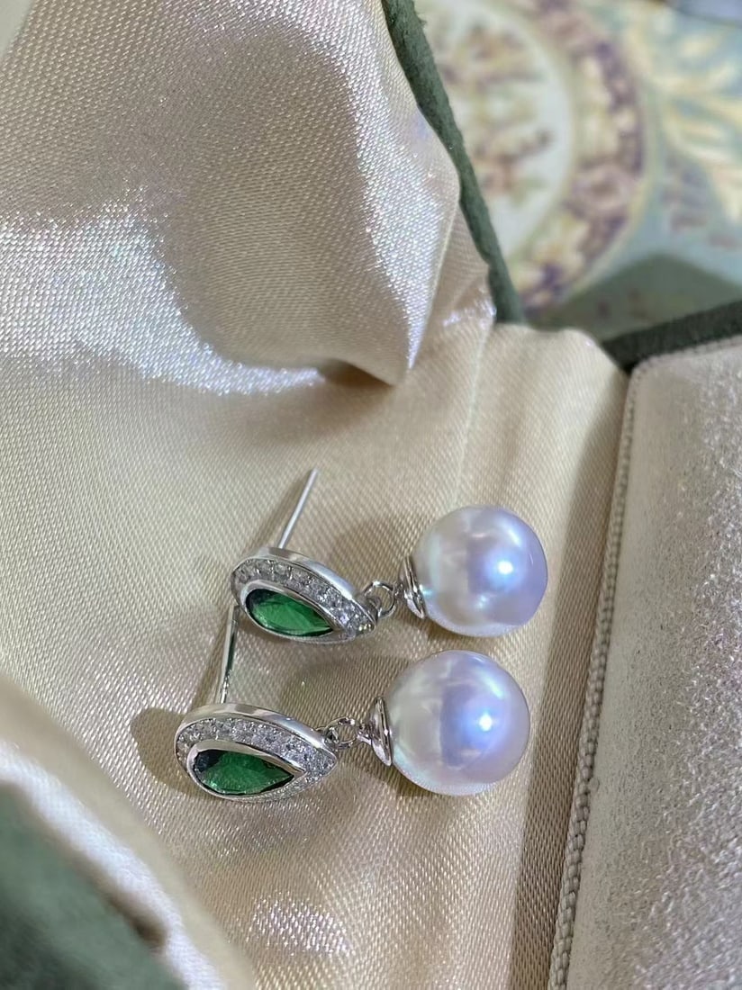 S925 Silver Natural Green Gemstone Akoya Pearl Earrings (1 of 3)