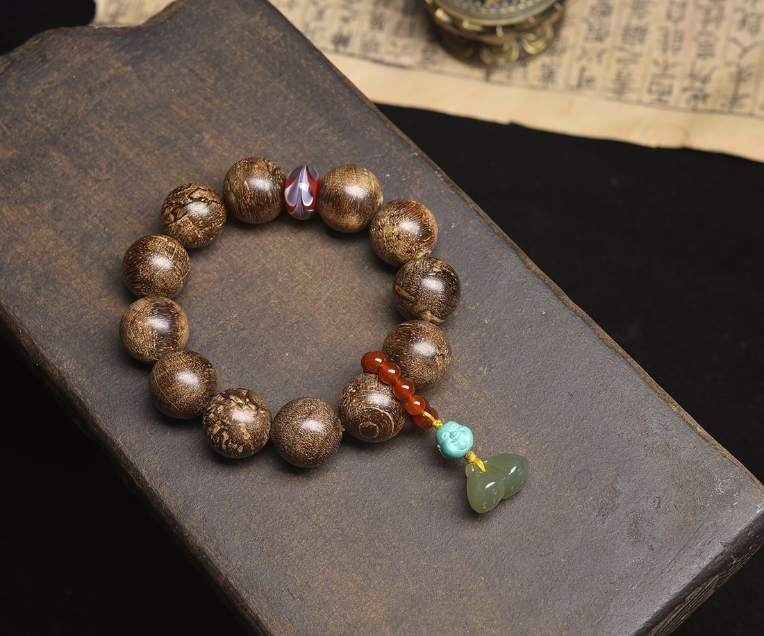 Natural Agarwood Bracelet (1 of 6)