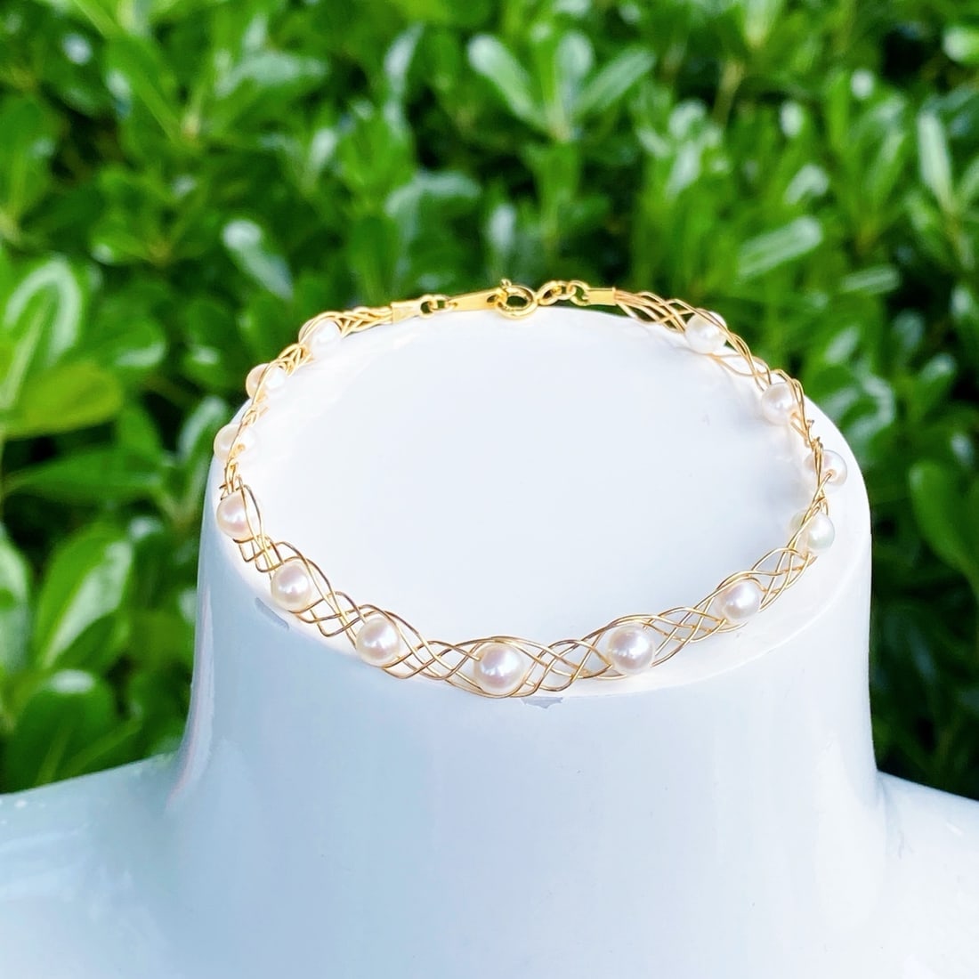 Natural round bead bracelet - 7