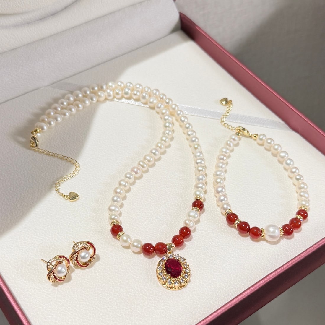 Natural Freshwater Pearl Set - 4