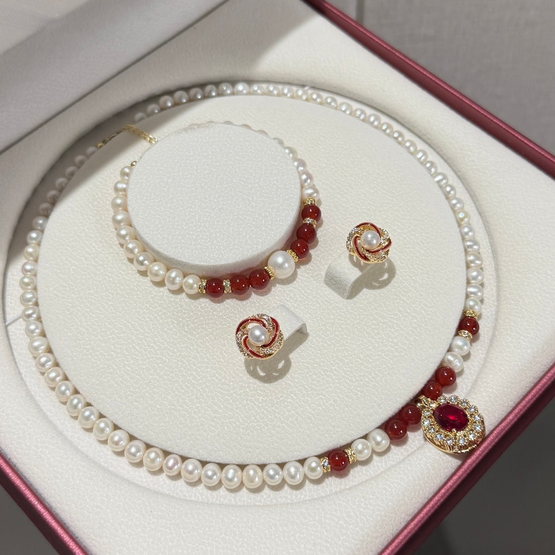 Natural Freshwater Pearl Set - 5