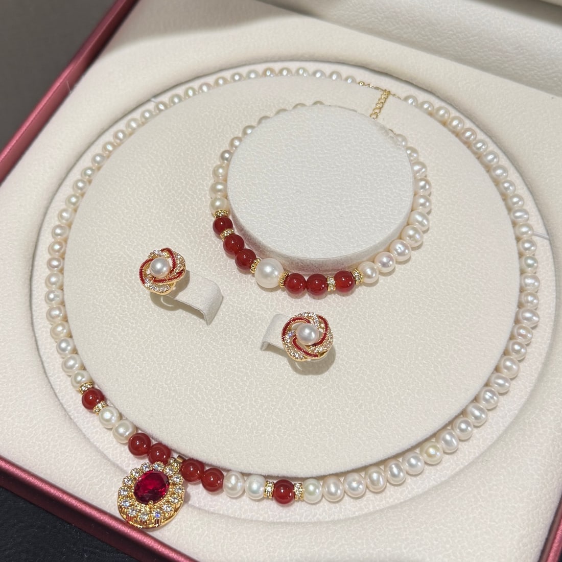 Natural Freshwater Pearl Set - 6