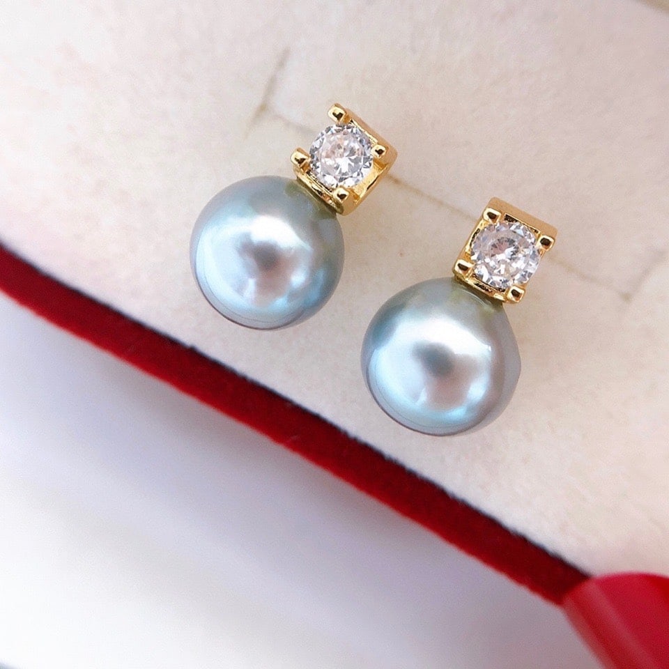 18K Gold Natural Seawater Pearl Earrings