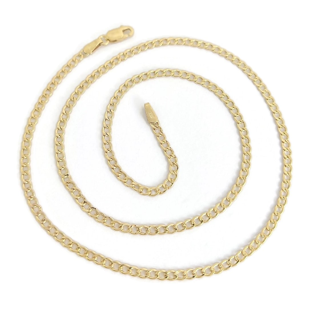 Curb Cuban Chain Necklace 14K Yellow Gold, 16 Inches, 2.5 mm, 2.04 Grams: Curb Cuban Chain Necklace 14K Yellow Gold, 16 Inches, 2.5 mm, 2.04 Grams This is a classic chain necklace. Please let us know if you have any questions. Metal: 14K yellow gold Weight: 2.04 grams Stamp