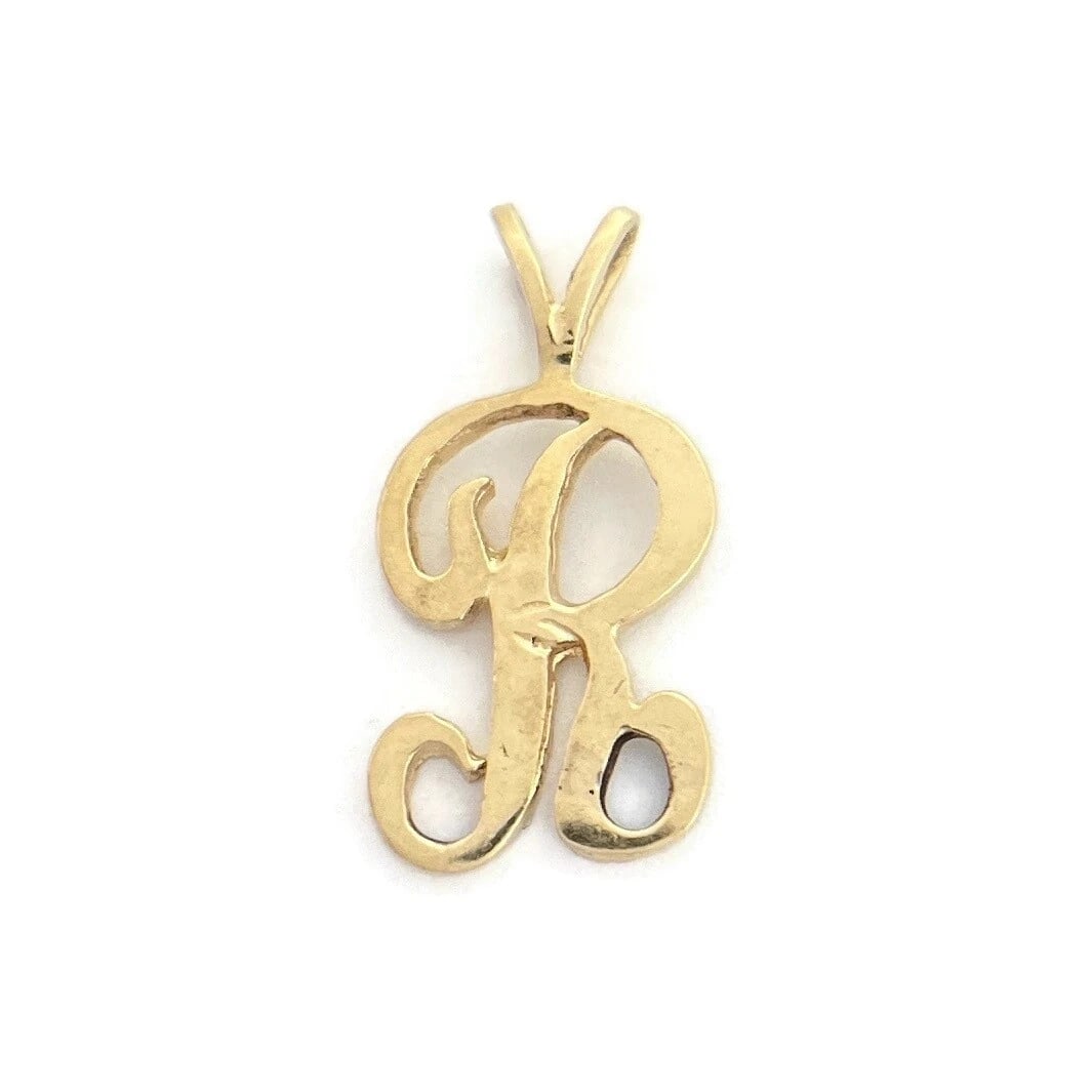 Estate Letter R Initial Pendant Charm 14K Yellow Gold, 1.30 Grams: Estate Letter R Initial Pendant Charm 14K Yellow Gold, 1.30 Grams This pendant charm can be worn on the necklace or bracelet chain of your choice. Please let us know if you have any questions. Metal: 