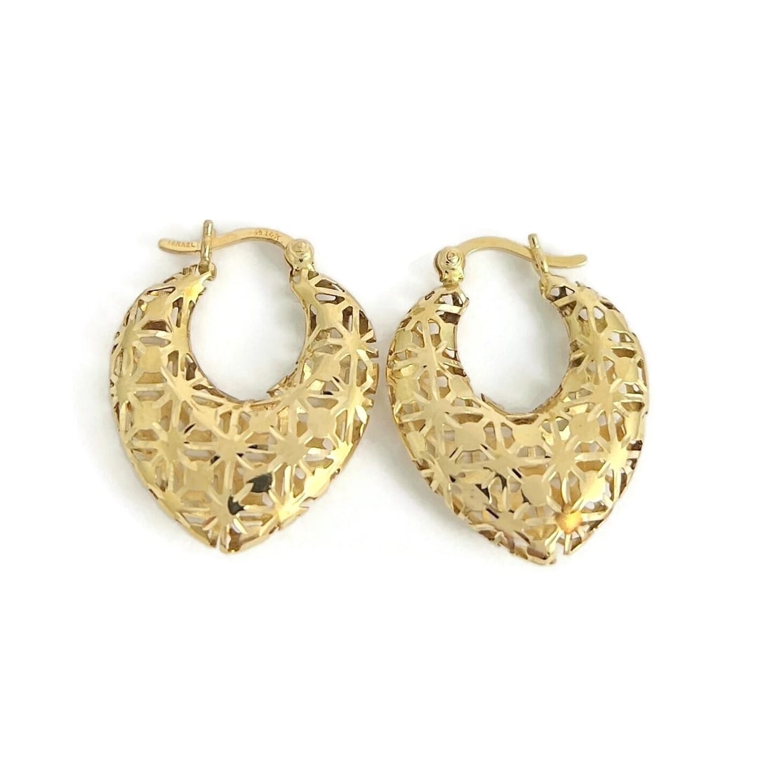Estate Filigree Pointed Hoop Earrings 14K Yellow Gold, 2.24 Grams: Estate Filigree Pointed Hoop Earrings 14K Yellow Gold, 2.24 Grams These are beautiful unique hoop earrings! Please let us know if you have any questions. Metal: 14K yellow gold Weight: 2.24 grams Stam