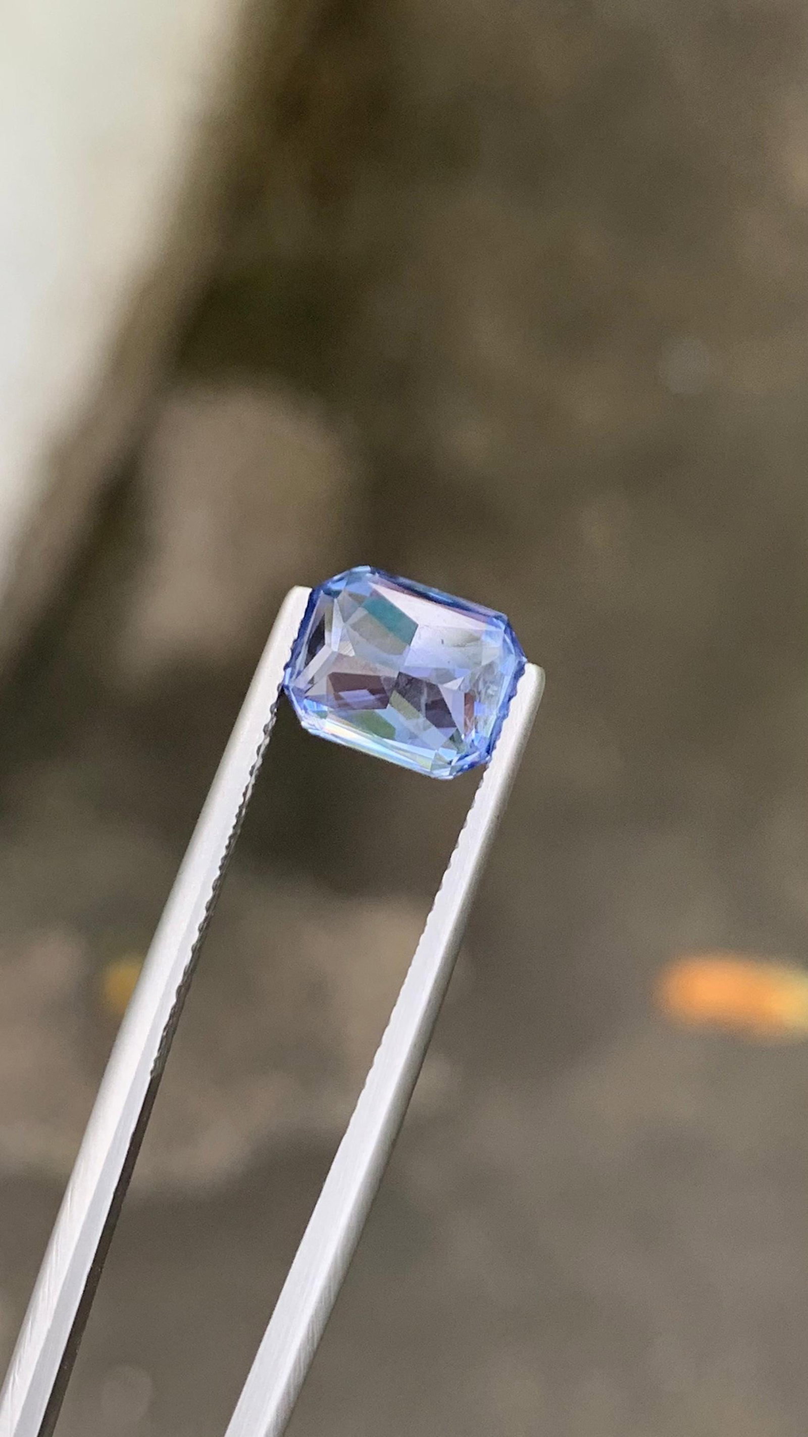 AIG Certified No Heat Sapphire Ring Stone: 3.29 CT Blue Color: Materials: Gemstone: Sapphire Carat weight: 3.29 Sapphire Details: * Weight : 3.29 CT * Dimensions : 8.9x7x4.8 mm * Shape : Fancy Radiant * Color : Blue * Origin : Sri Lanka * Treatment : No Heat * Sp