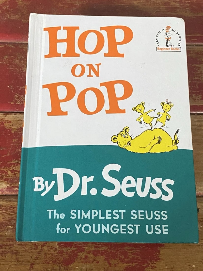 Hop on Pop Dr. Seuss 1963 Grolier Book Club Edition Hardcover Excellent Cond.: Delve into the whimsical world of Dr. Seuss with the 1963 Grolier Book Club Edition of "Hop on Pop." A treasured piece for any collector, this hardcover gem showcases the pioneering work of an iconic 