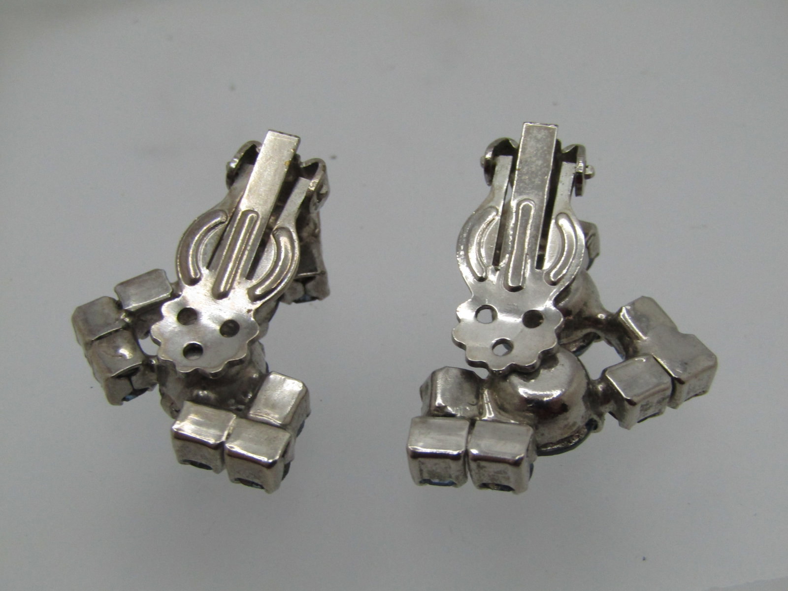Vintage Blue Rhinestone Clip Earrings, 1940's-1950's. - 4