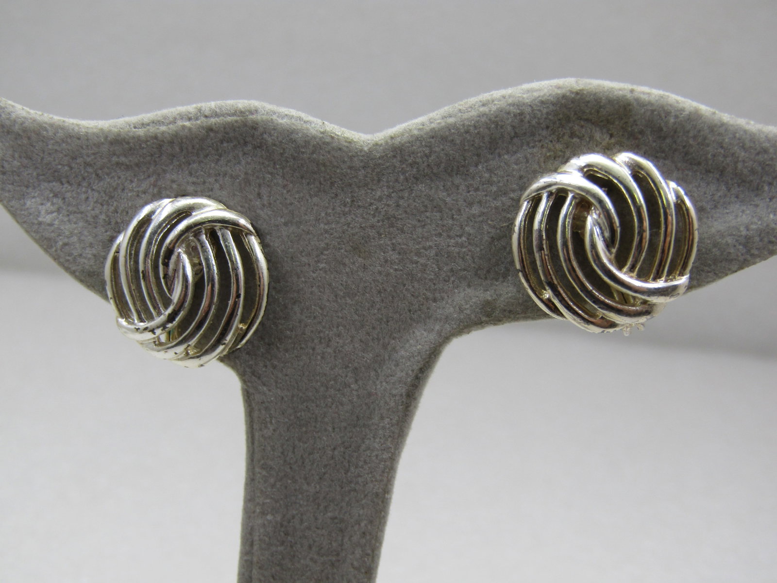 Vintage Monet Open Weave Clip Earrings - 2