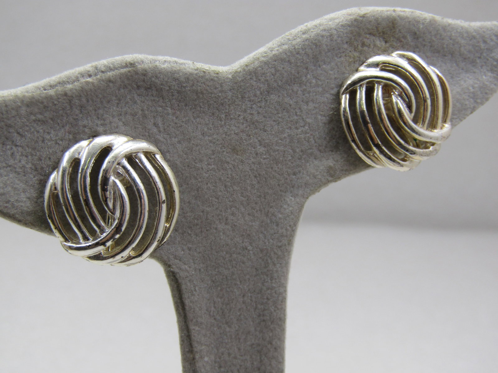 Vintage Monet Open Weave Clip Earrings - 3