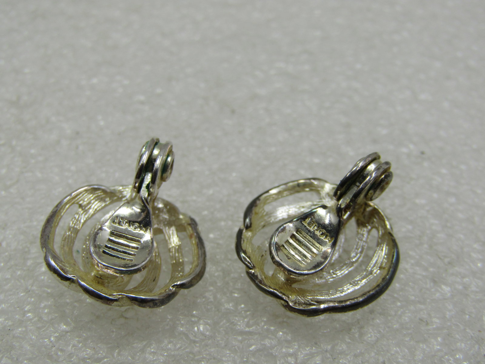 Vintage Monet Open Weave Clip Earrings - 5