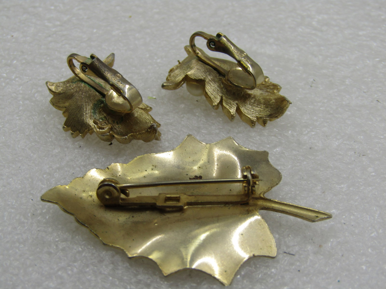 Vintage Leaf Brooch and Clip Earrings, Faux Pearls, Sarah Coventry - 5