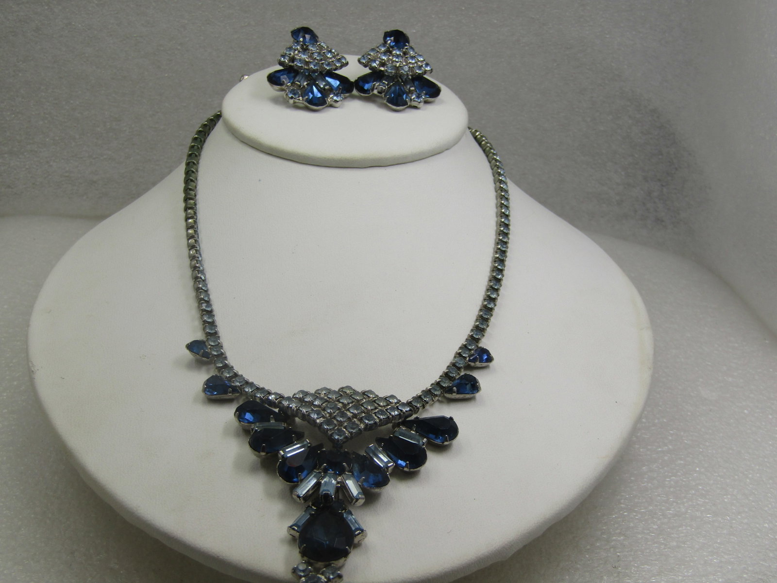 Vintage 1940's Blue & Clear Necklace & Earrings Demi Parure - 2