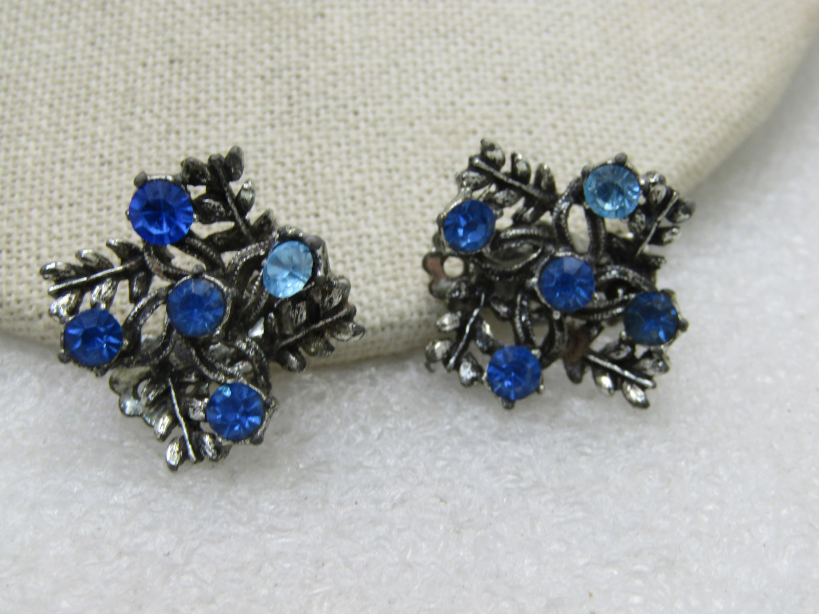 Vintage Blue Rhinestone Clip Earrings. 3/4", Silver Tone, 1960's-1970's - 2