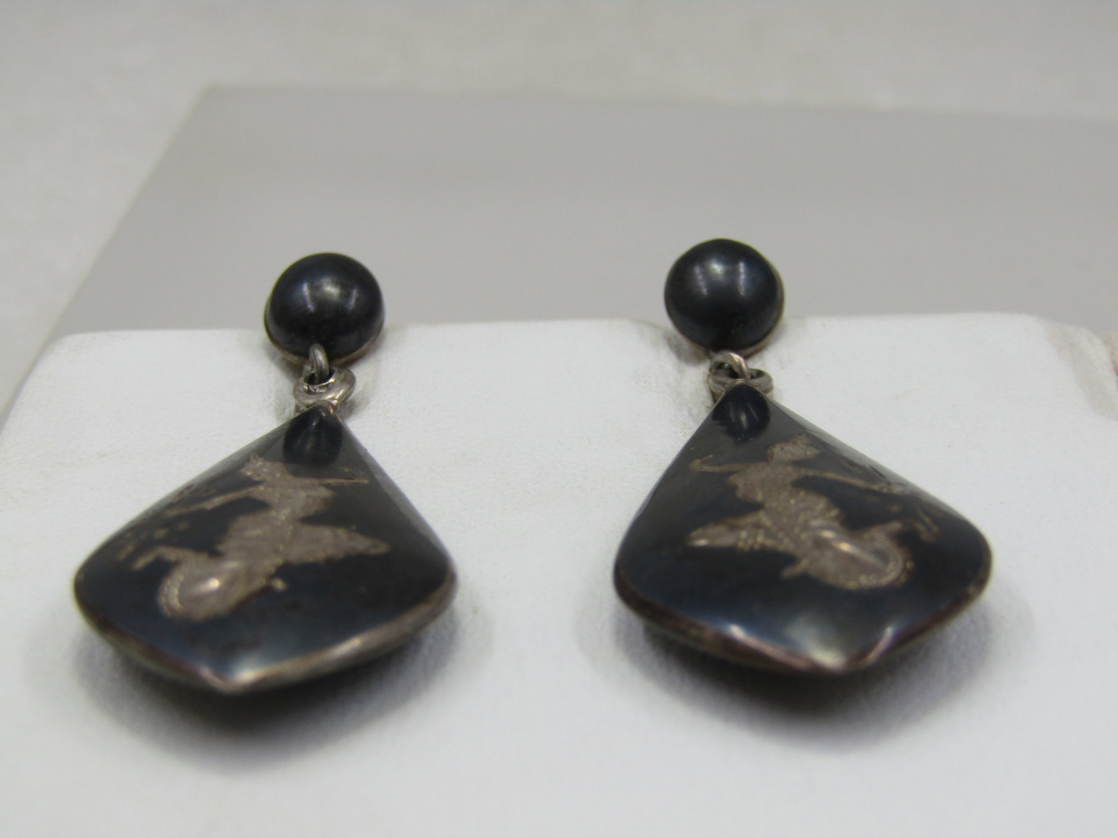 Vintage Sterling Siam Goddess Earrings, Screw Back, Black Enameled, Mid-Century - 3
