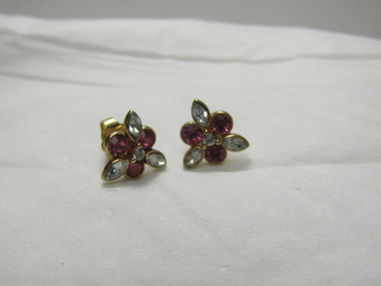 Vintage Avon Pink Sparkle Earrings, Pierced, In Original Box - 2