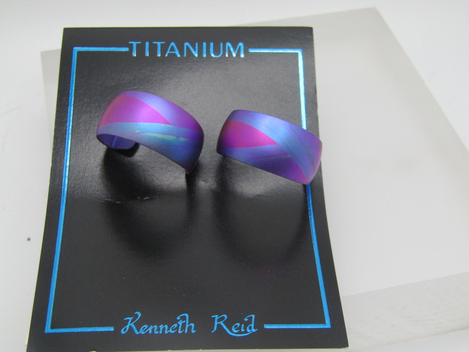 Kenneth Reid Titanium Pierced earrings, Magenta/Pink/Purple, New on Card - 5