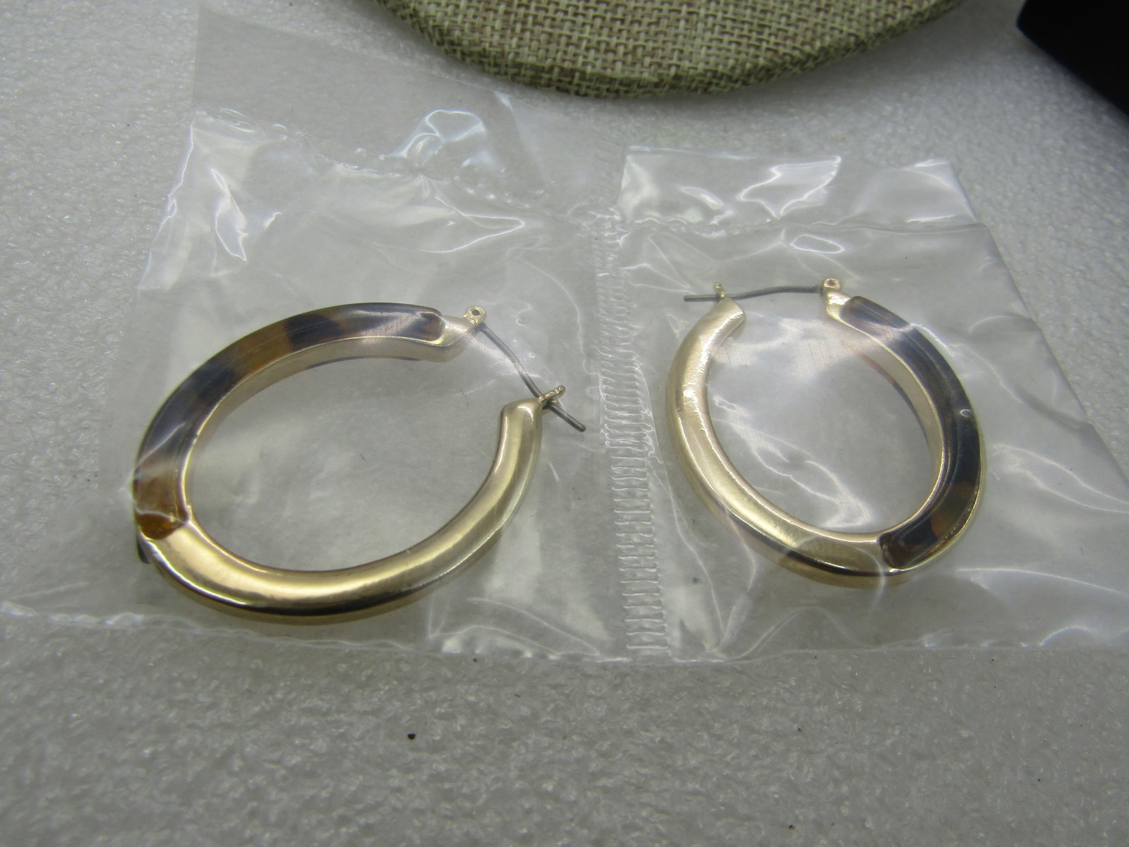Avon Gold Tone Pierced Hoop Earrings, Faux Tortoiseshell, New in Box, Unworn - 5