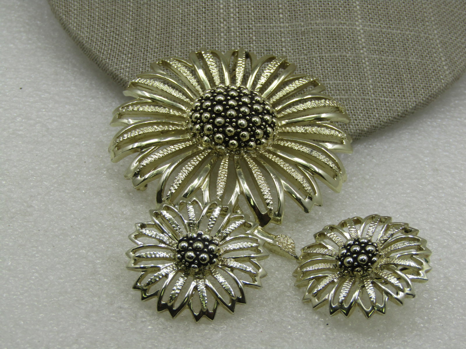 Vintage Sunflower Brooch & Earrings Set, Clip, Sarah Coventry - 3