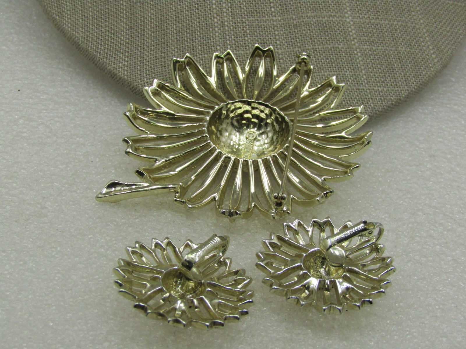 Vintage Sunflower Brooch & Earrings Set, Clip, Sarah Coventry - 5