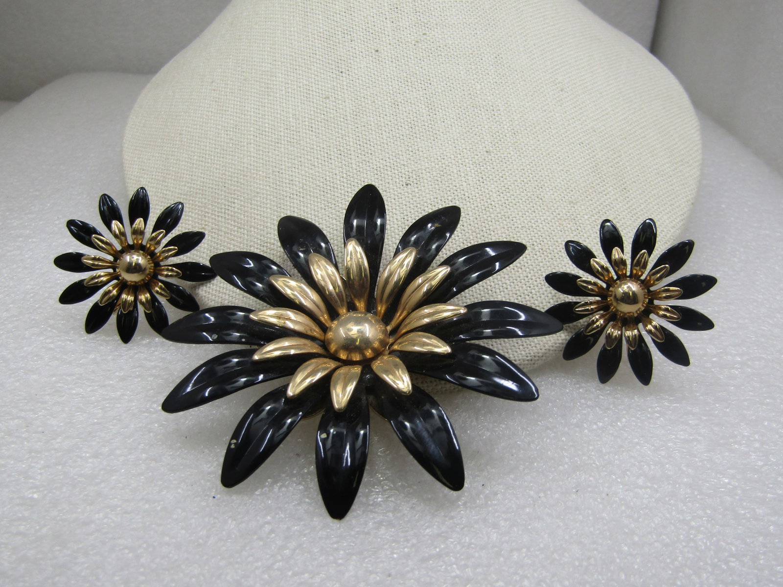 Vintage Black & Gold Floral Brooch & Earrings Set, 1970's, Signed - 3