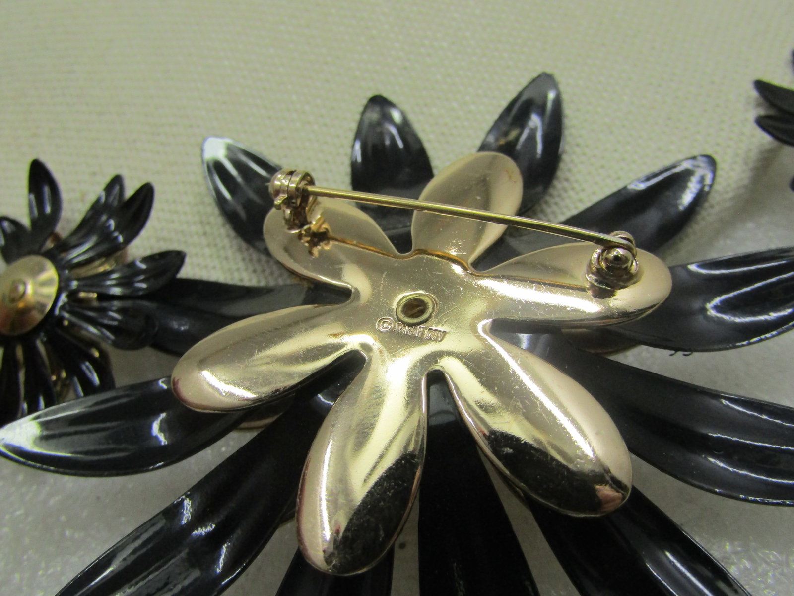 Vintage Black & Gold Floral Brooch & Earrings Set, 1970's, Signed - 5