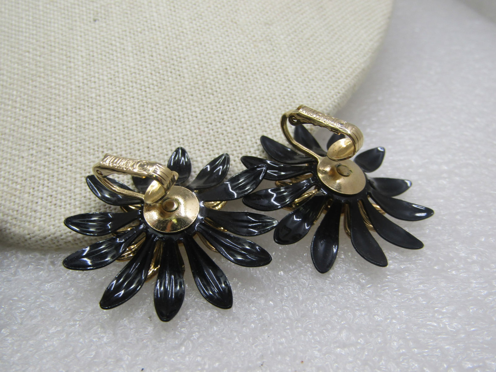 Vintage Black & Gold Floral Brooch & Earrings Set, 1970's, Signed - 6