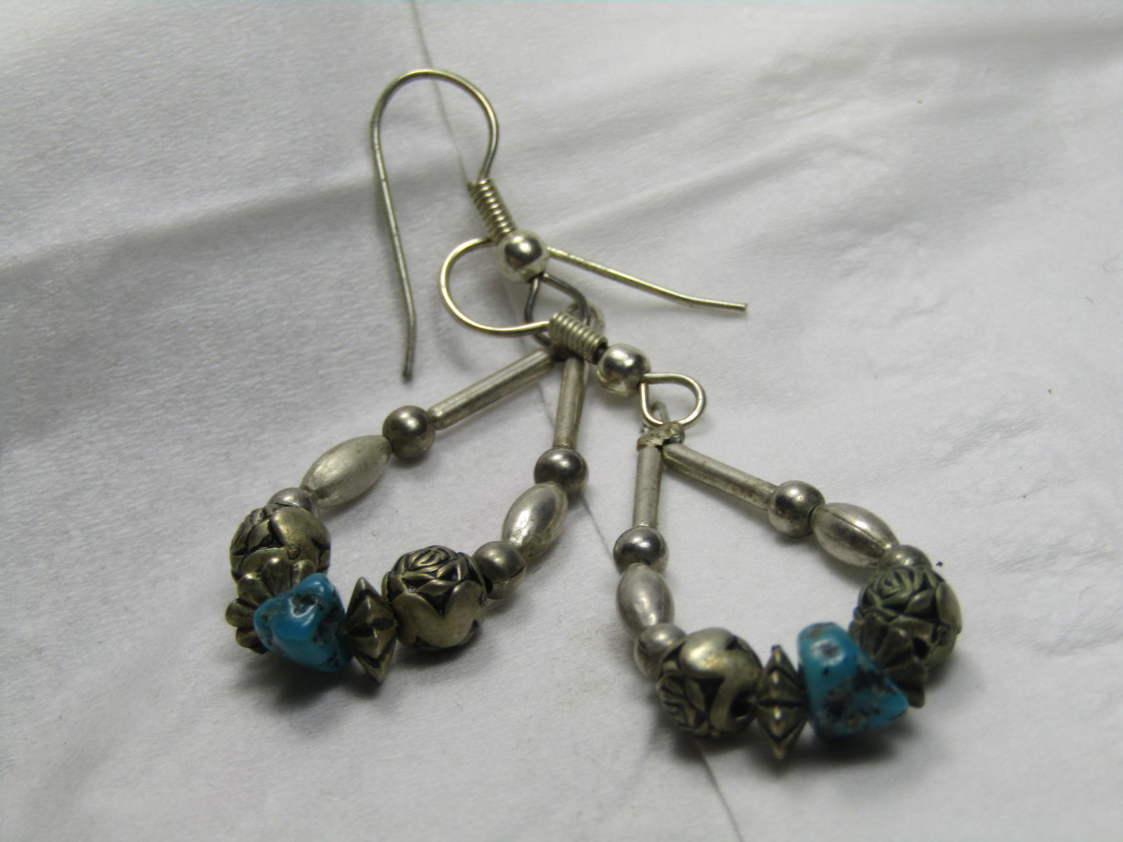 Vintage Southwestern Turquoise Rose Beaded Earrings, Silver Tone, Drop - 2