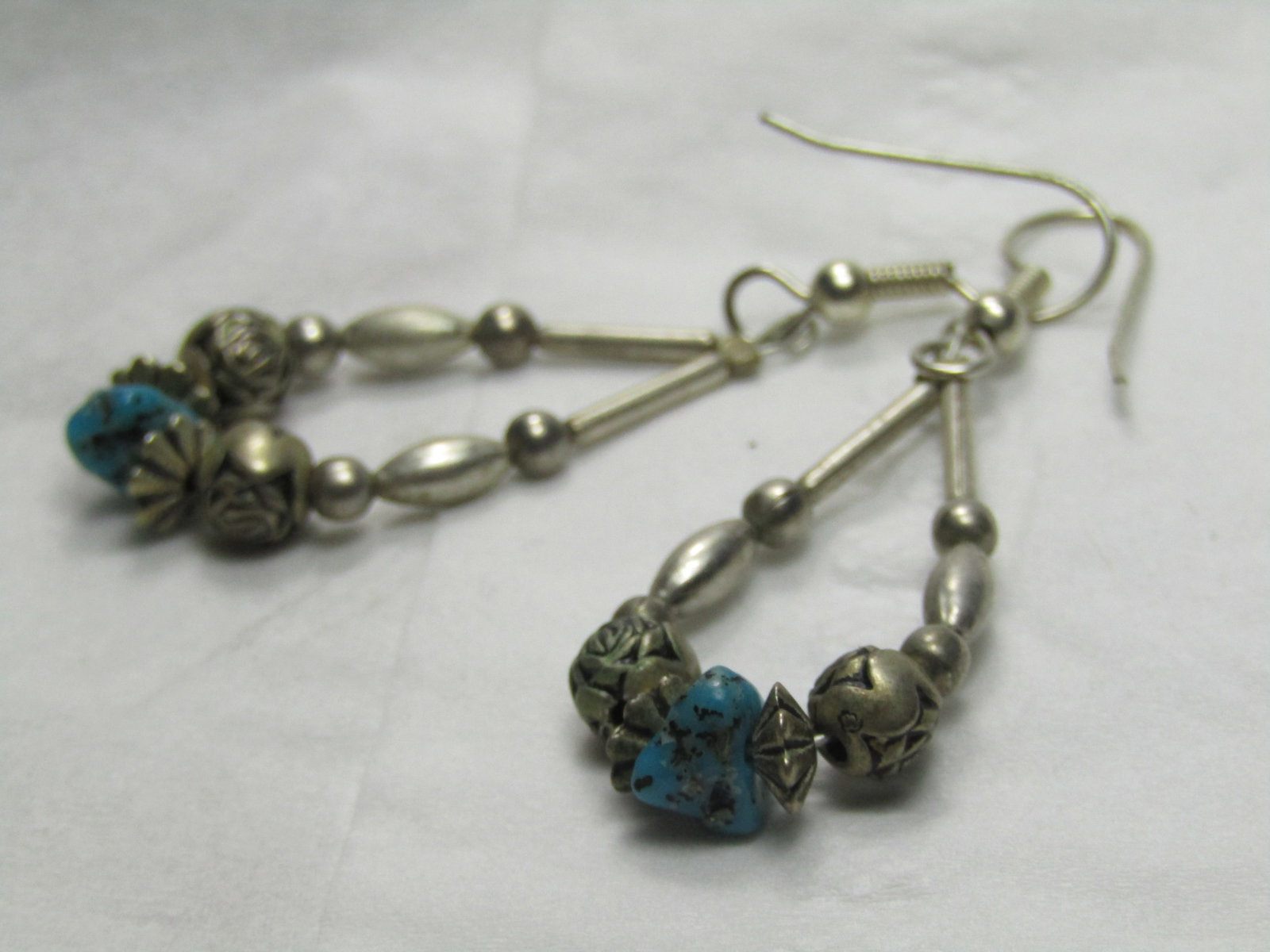 Vintage Southwestern Turquoise Rose Beaded Earrings, Silver Tone, Drop - 4