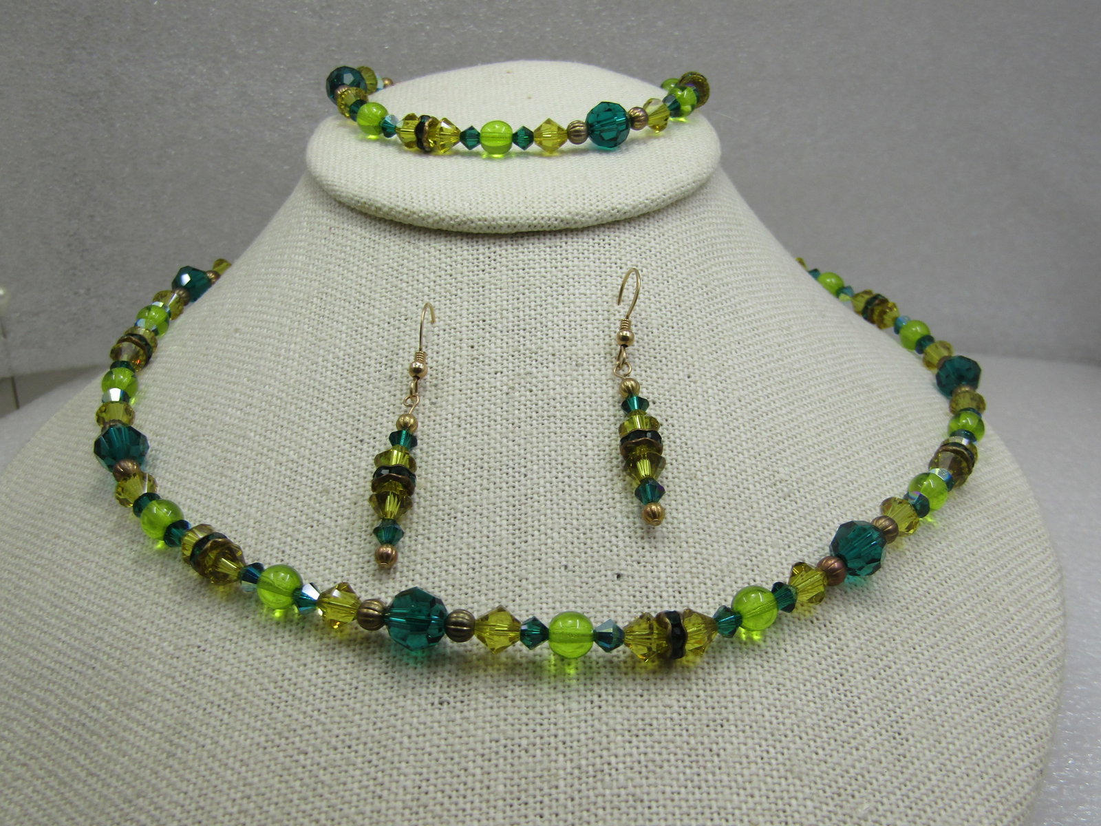 Vintage Beaded Necklace, Bracelet, Earrings Set. Green & Yellow Crystal & Glass: Vintage Beaded Necklace, Bracelet, Earrings Set. Green & Yellow Crystal & Glass. The three pieces match with a mix of beads from 4mm to 7.5mm in deep green, light green, some with aurora borealis trea
