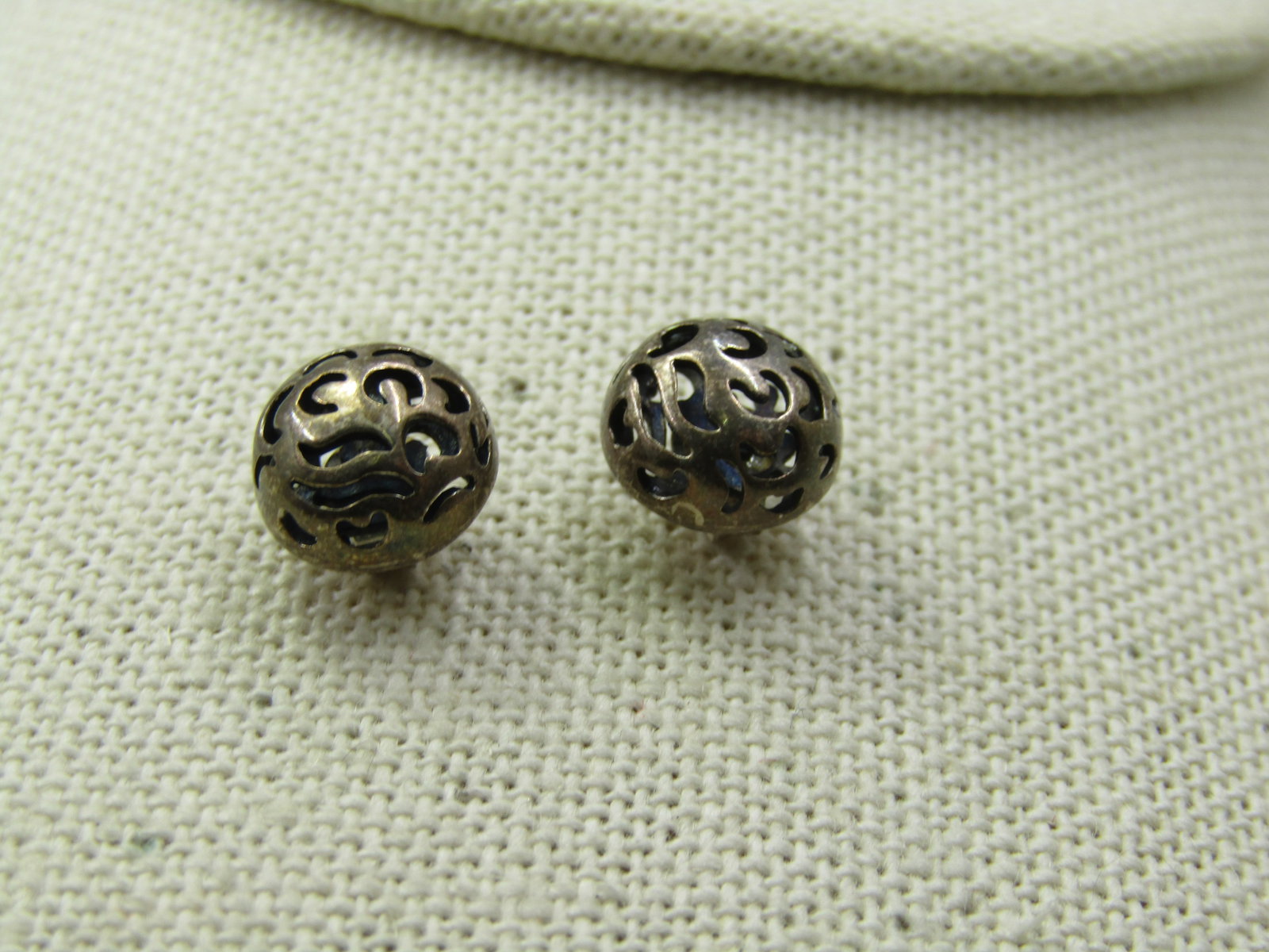 Vintage Sterling Domed Cut-Out Earrings, Pierced, Signed: Vintage Sterling Domed Cut-Out Earrings, Pierced, Signed with an unknown mark on the clutch. Marked .925 and tested. Test as sterling. Weight is appx. 2.36gr. for both earrings. They are appx. 3/8"