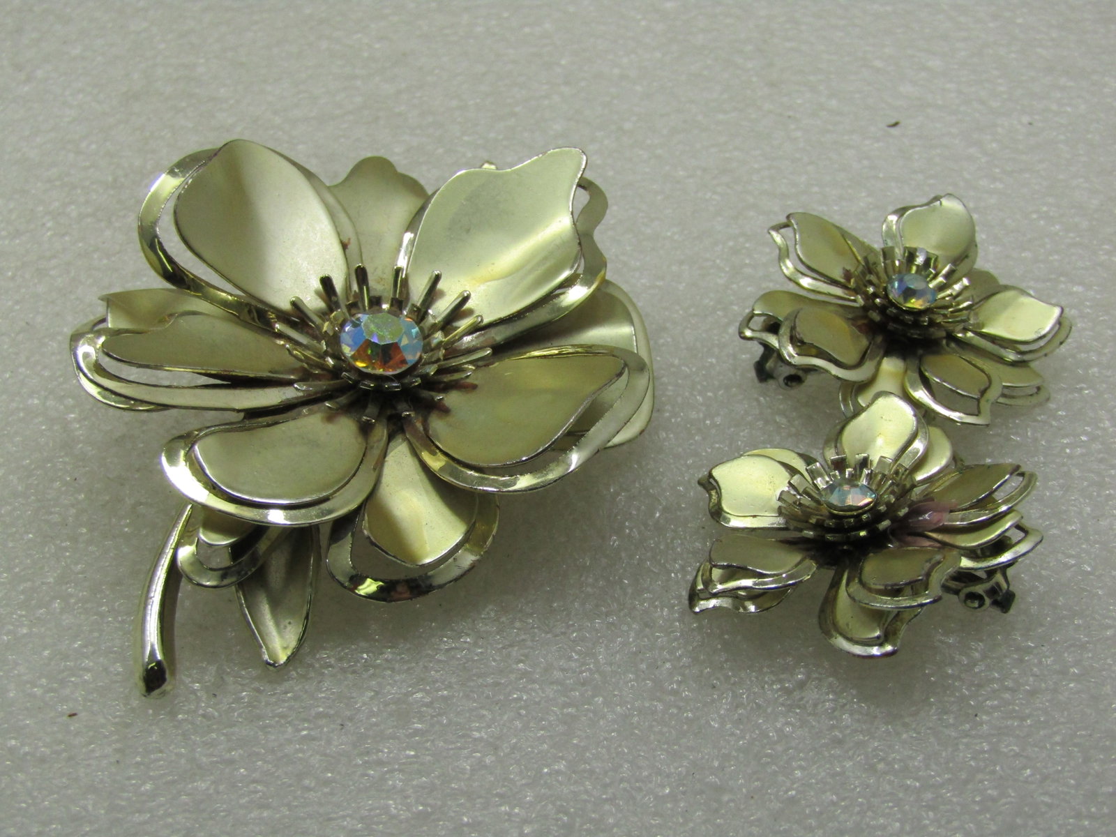 Vintage Large Tiered Bow & Clip Earrings Set, with Rhinestone, 1960's-1970's - 6