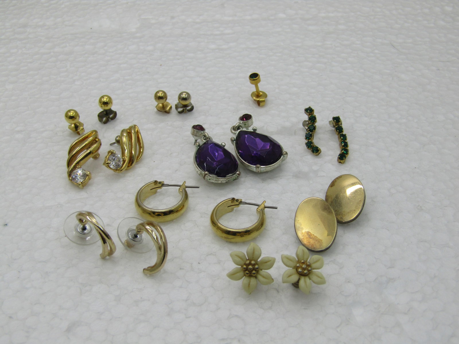 9 Pierced Earrings Pairs, 1 Single Earrings, Hoops, Studs, + - 3